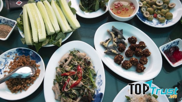 Nhà Hàng Nguyễn Văn Dực - Lệ Mật