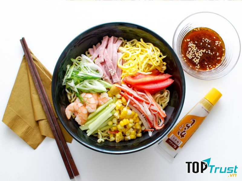 Hiyashi Chuka mì lạnh