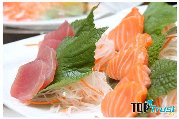 Sashimi cá hồi - món quà độc đáo từ xứ sở hoa anh đào