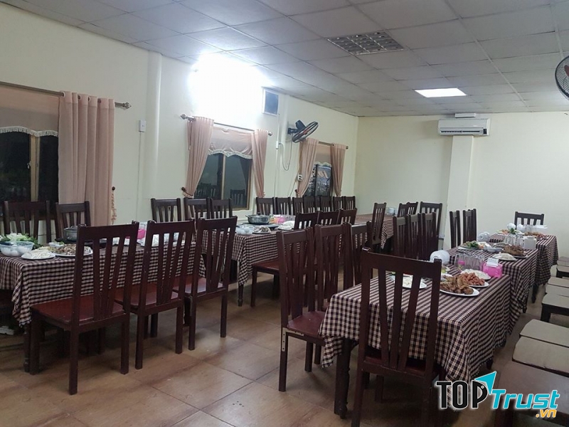 Không gian nhà hàng