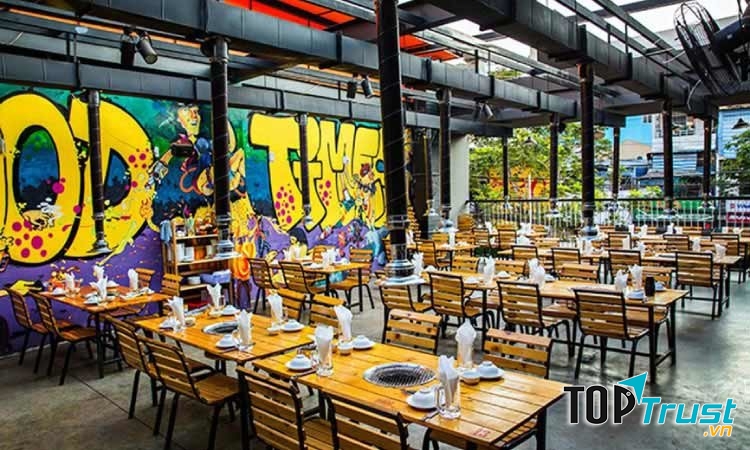 Không gian sạch đẹp của quán