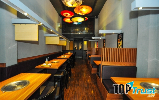 Không gian nhà hàng vô cùng lịch sự