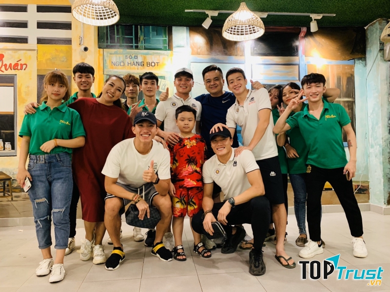 Nhà hàng Phủi Quán