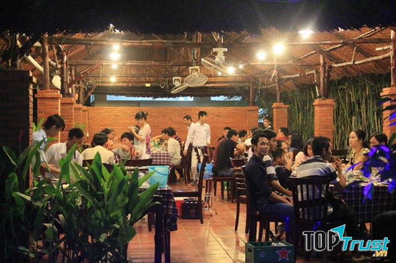 Nhà hàng quê hương