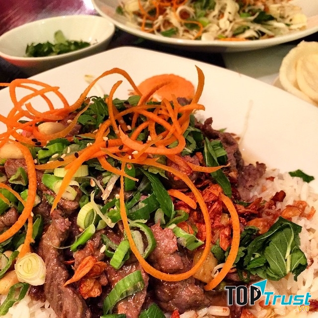 Nhà hàng Saigon And More