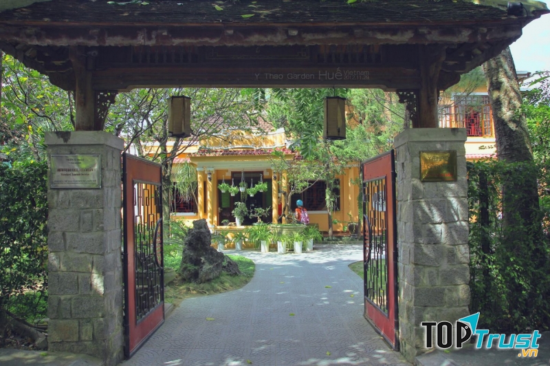 Y Thảo Garden