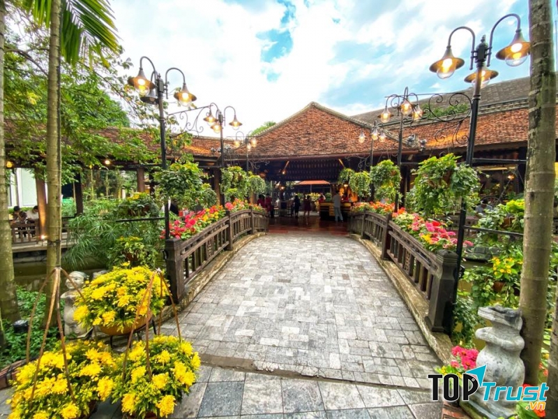 Nhà hàng Sen Tây Hồ