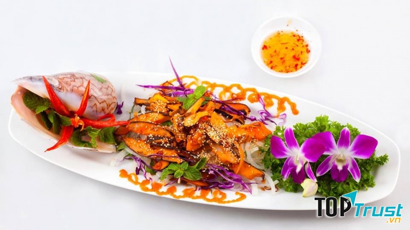 Món ăn ngon hấp dẫn tại nhà hàng