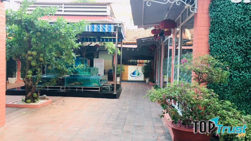 Không gian nhà hàng