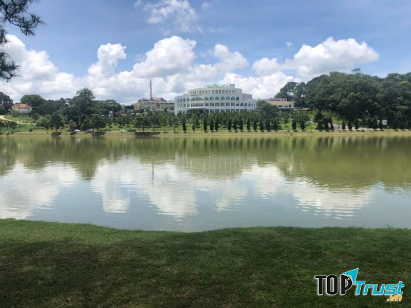 Nhà hàng Sơn Phát