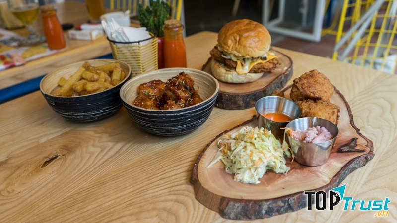 Cách bài trí món ăn cũng rất lạ mắt