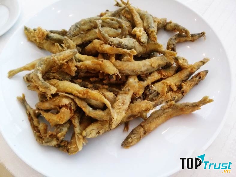 Cá trứng chiên