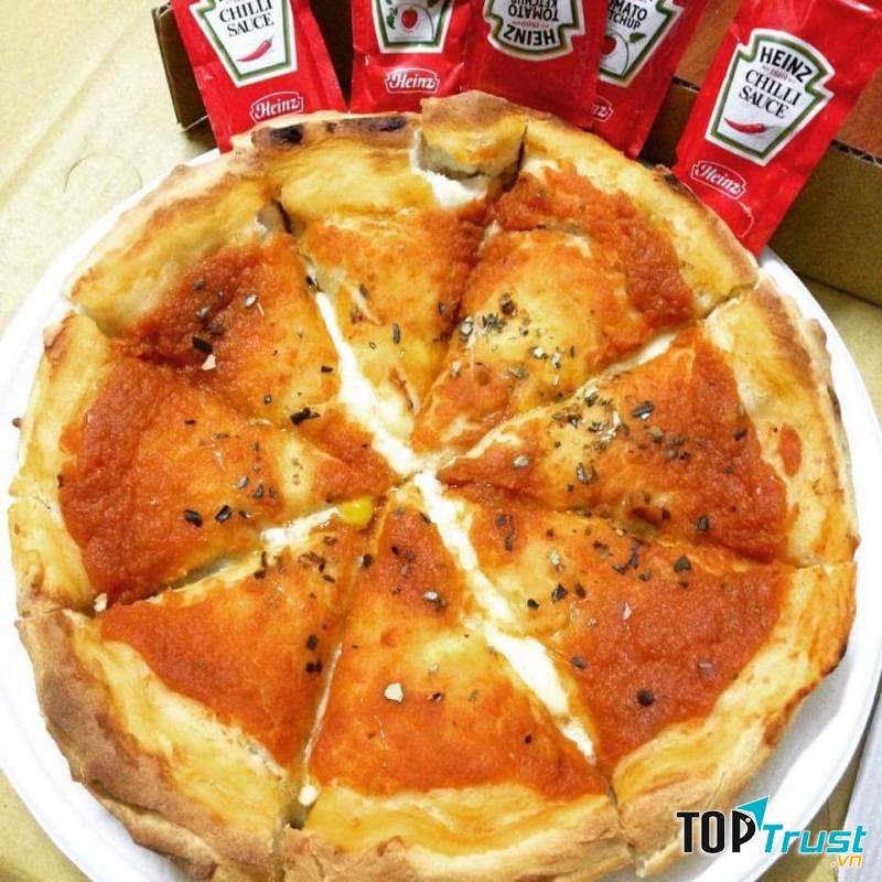 Đế pizza dày, rất ngon