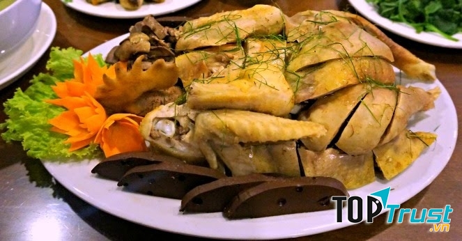 Gà luộc tại Nhà hàng Tây Thiên