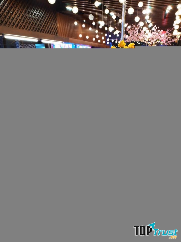 Món buffet hấp dẫn tại nhà hàng