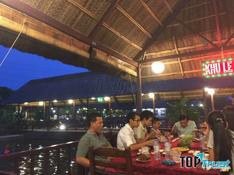 Nhà hàng Tháp Ngà - Bình Xuyên 2