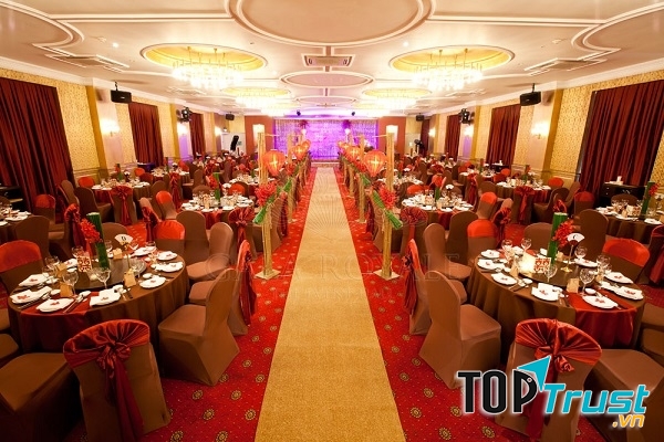 Tiệc cưới Hồng Phát