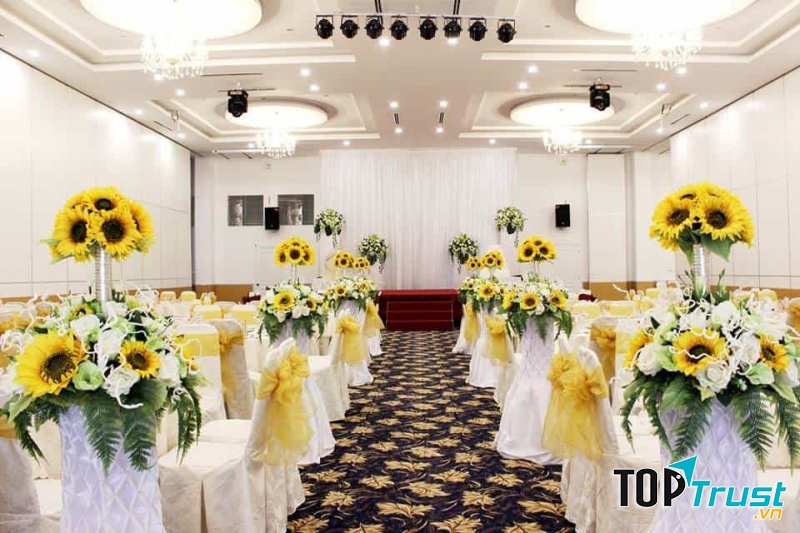 Tổ chức tiệc cưới