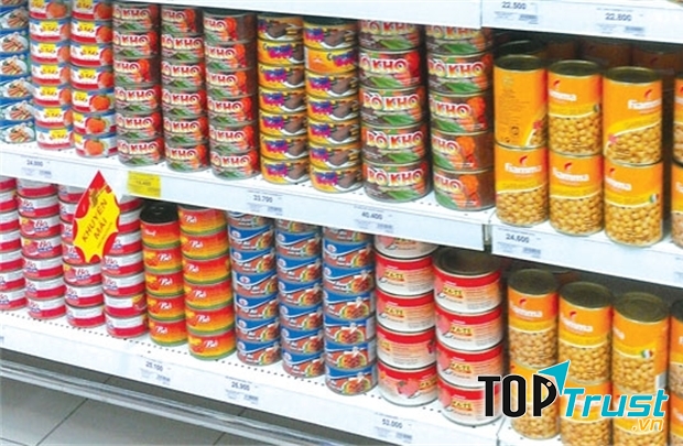 Nhà hàng toàn thức ăn đóng hộp