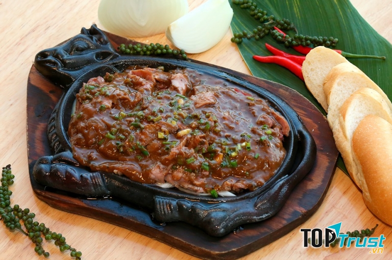 Món ăn tại nhà hàng