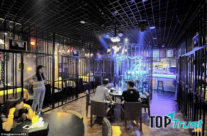 Nhà hàng trong tù