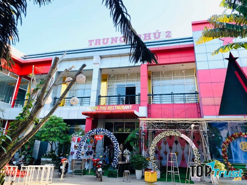 Nhà Hàng TRUNG PHÚ