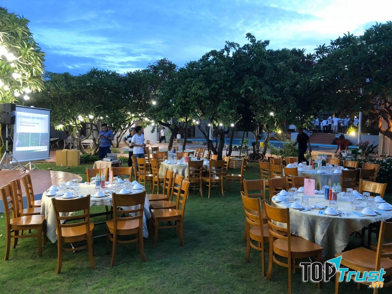 Nhà Hàng Vạn Chài