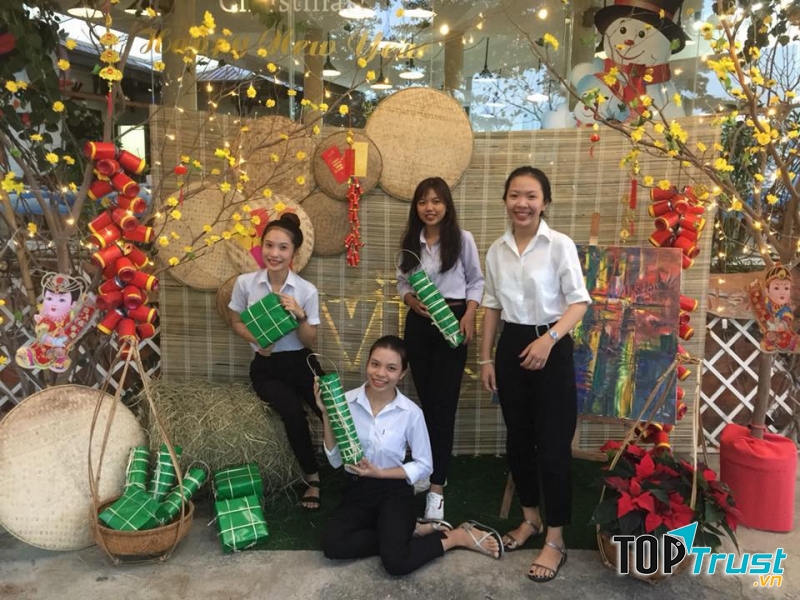 Nhà hàng Vi Hồng