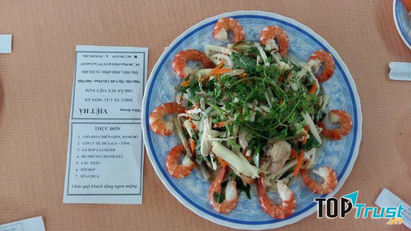 Nhà hàng Việt Hà với món Gỏi củ hủ dừa
