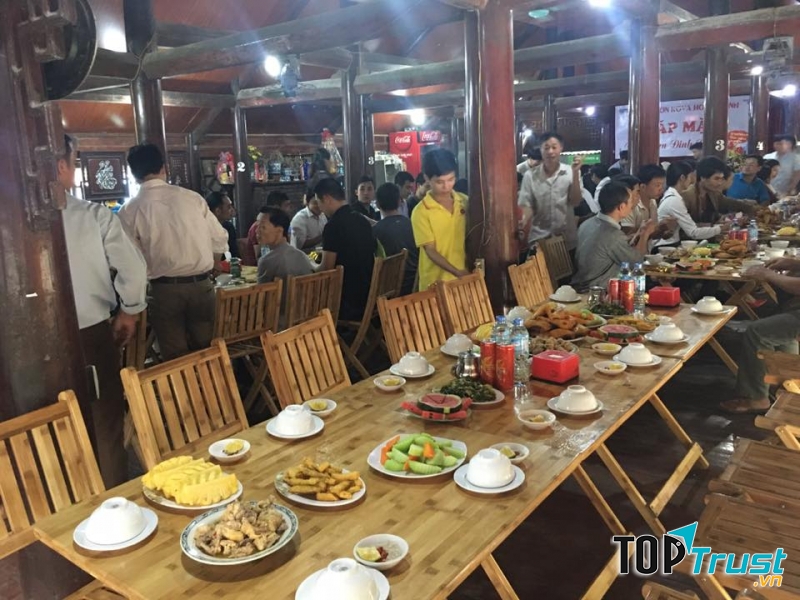 Nhà hàng Việt Hoa