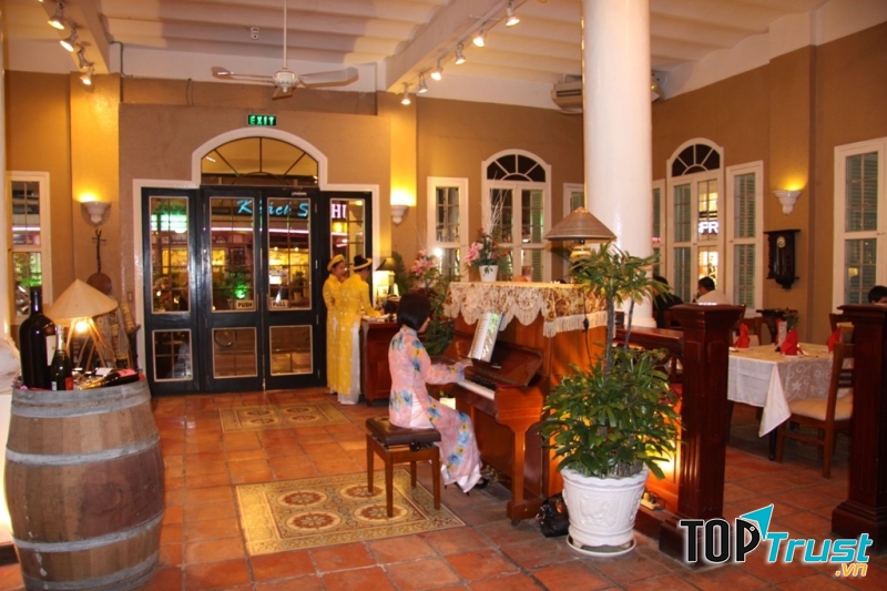 Nhà hàng Việt Nam House