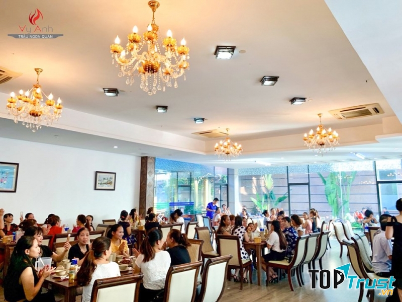 Nhà hàng Vy Anh đông đúc thực khách