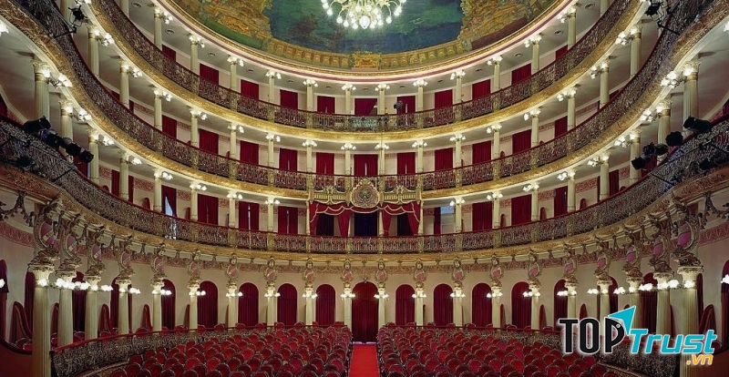 Trung tâm của nhà hát Teatro Amazonas