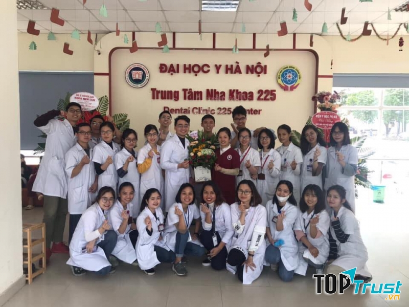 Trung Tâm Nha Khoa 225