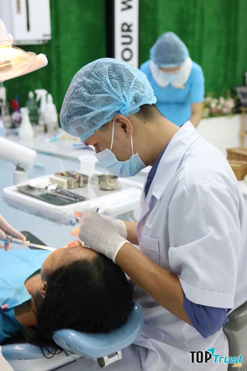 Nha khoa Lâm Gia