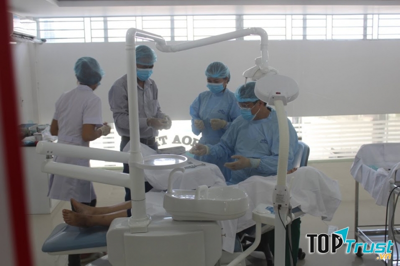 Nha khoa thẩm mỹ Hoàng Dung