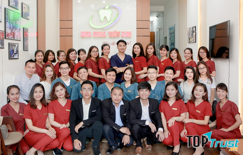 Đội ngũ cán bộ, nhân viên tại Nha khoa Thùy Anh