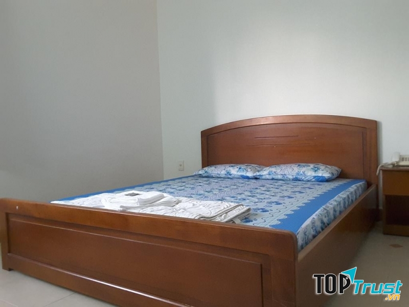 Nhà nghỉ Gia Long