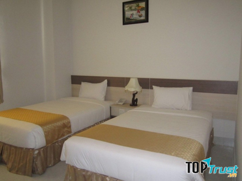 Nhà nghỉ Phương Tính