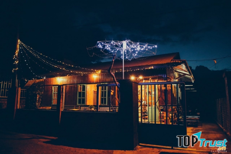 Nhà Ngoại Ô khi bóng đêm bao trùm