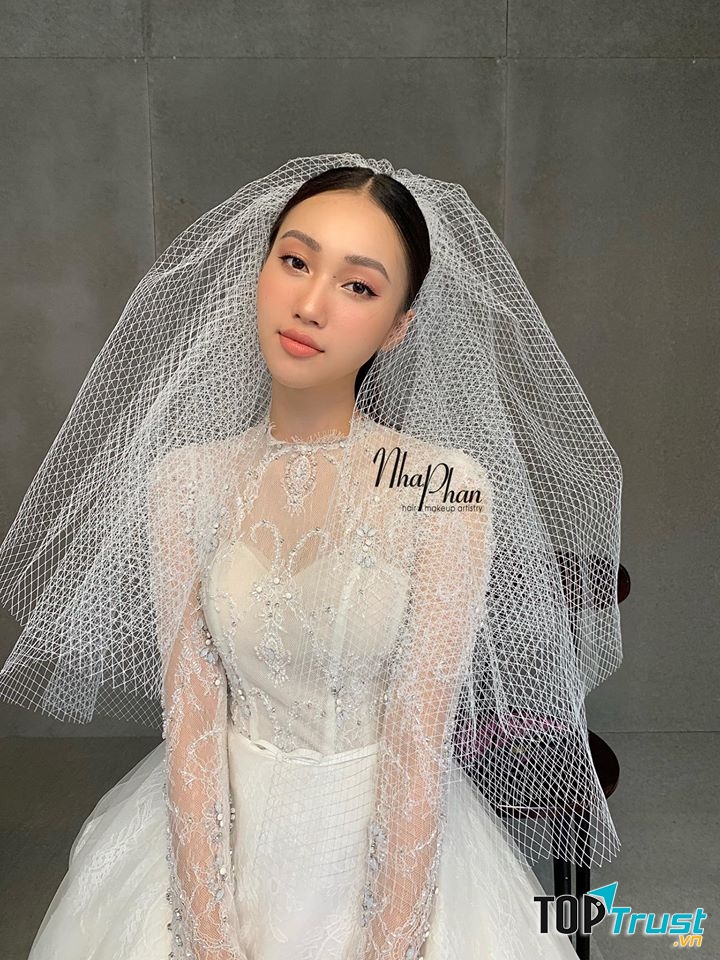 Nhã Phan Make up & Hair