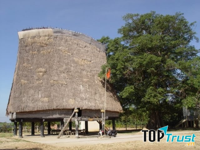 Nhà rông Kon K’lor