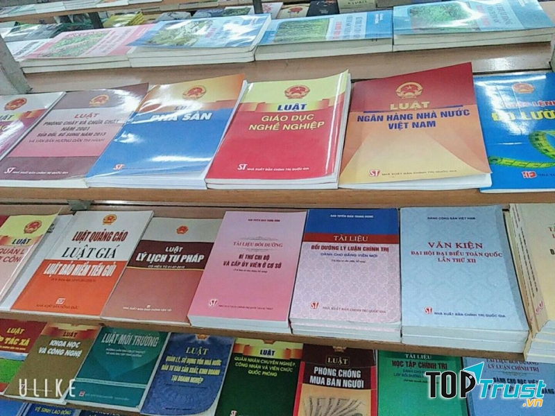 Nhà sách Cẩm Lệ