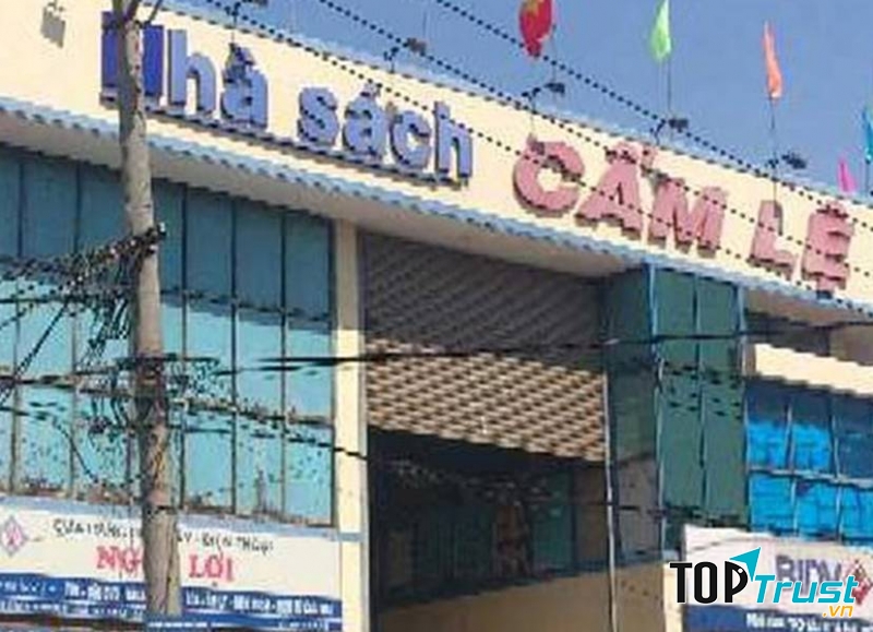 Nhà sách Cẩm Lệ