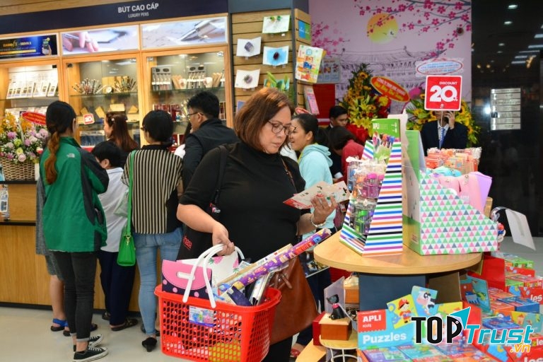 Fahasa giới thiệu Website