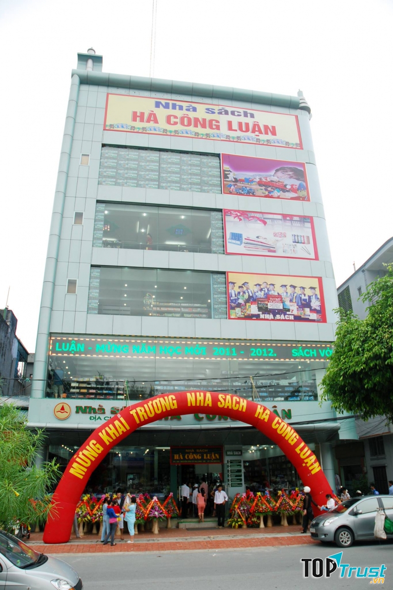 Nhà sách Hà Công Luận