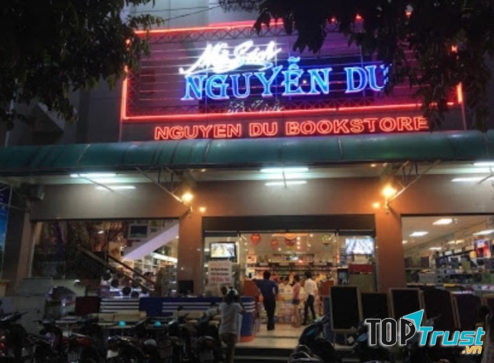 Nhà Sách Nguyễn Du