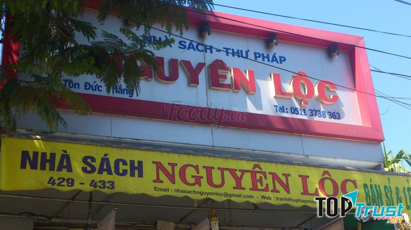Nhà sách Nguyên Lộc -Tôn Đức Thắng