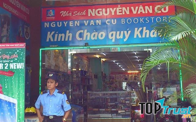 Nhà sách Nguyễn Văn Cừ