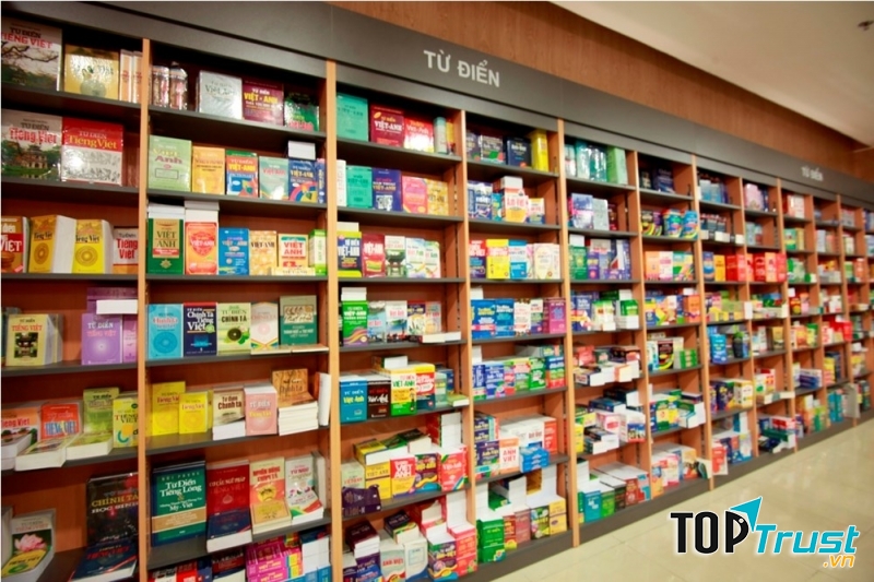 Nhà sách Nhân Văn